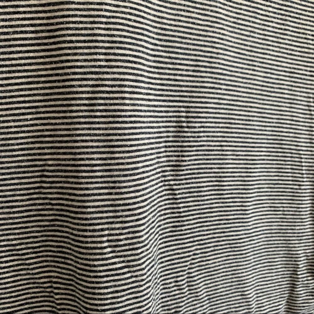 Lululemon Thin Fitted Micro Striped Skinny Stretch Tank Top Black White Size 4 - Picture 6 of 8